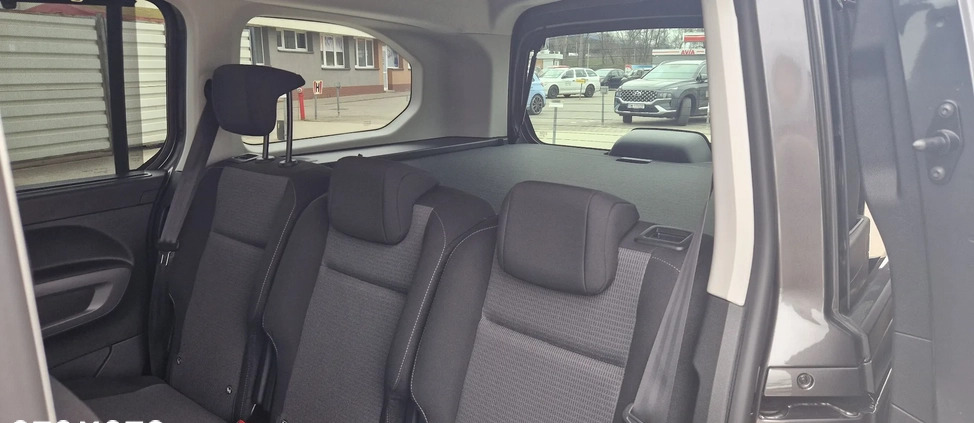 Toyota Proace City Verso cena 130000 przebieg: 10000, rok produkcji 2023 z Wrocław małe 29